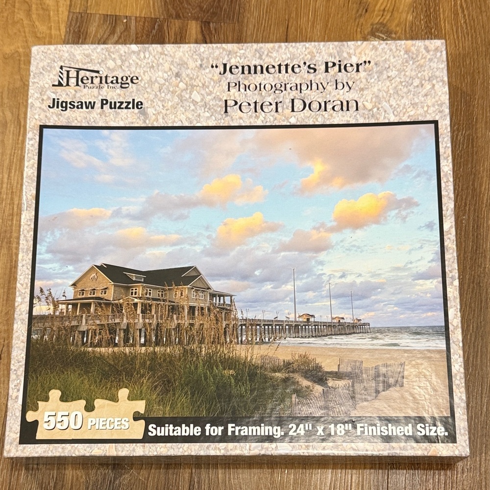 Heritage Nagshead “Jennette’s Pier” 550 Piece Jigsaw Puzzle (24” x 18”)(EUC)